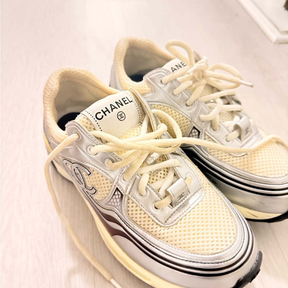 CHANEL sneakers women. Size 42 White silver designer CC Logo No box